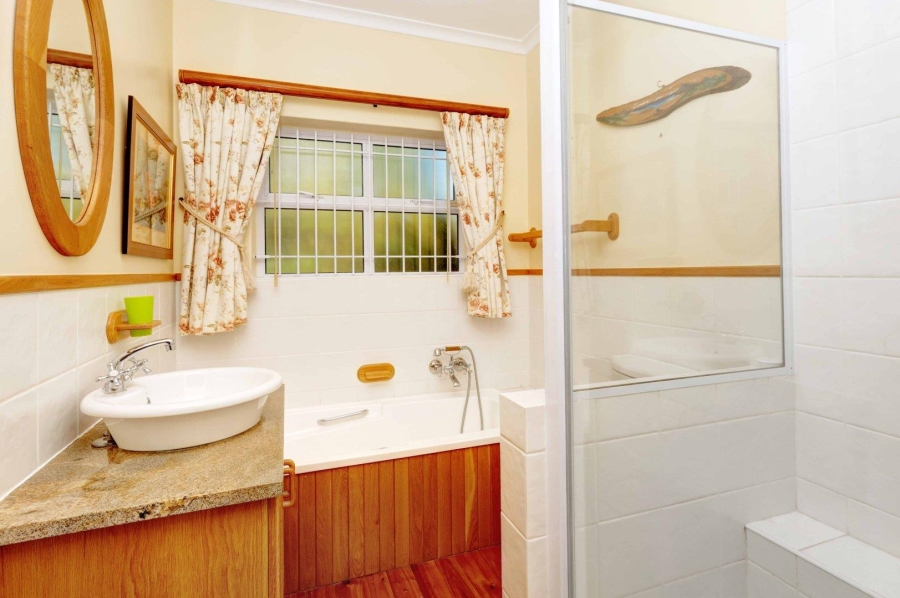 4 Bedroom Property for Sale in Van Riebeeckshof Western Cape